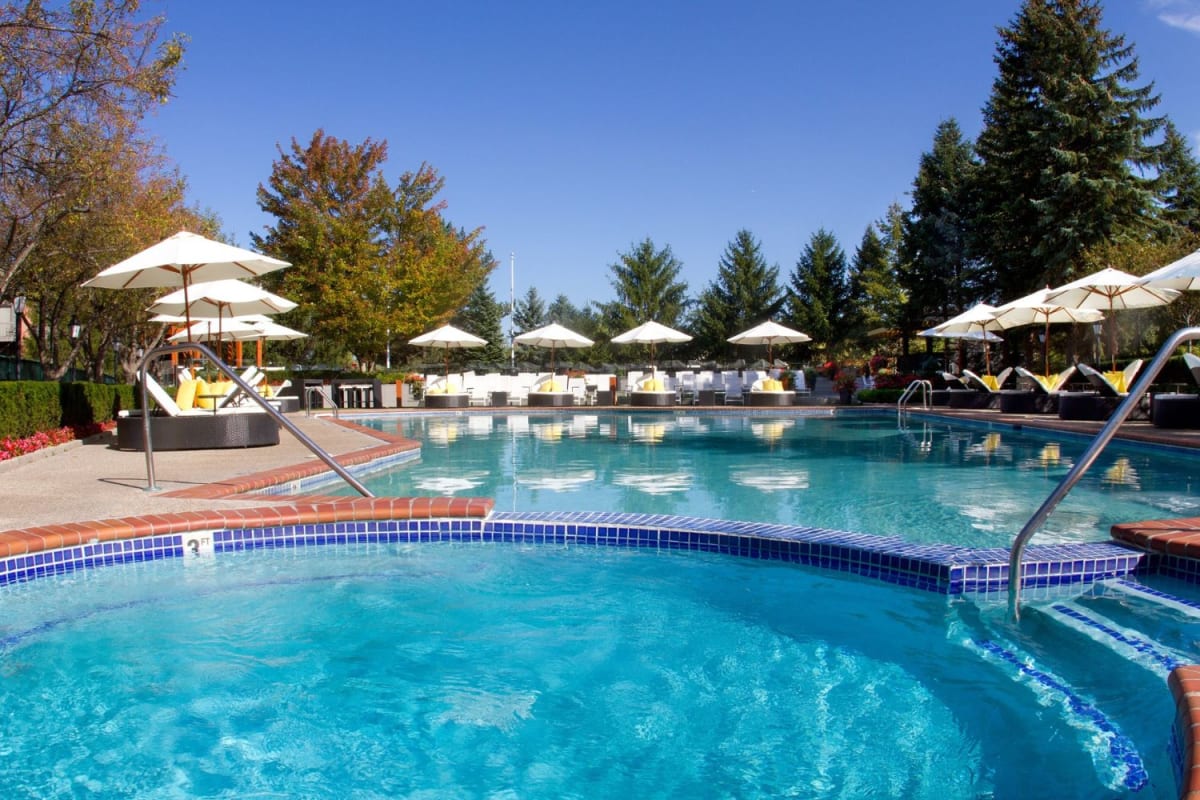 Community amenities at River Oaks West Apartments in Novi, MI, 48375